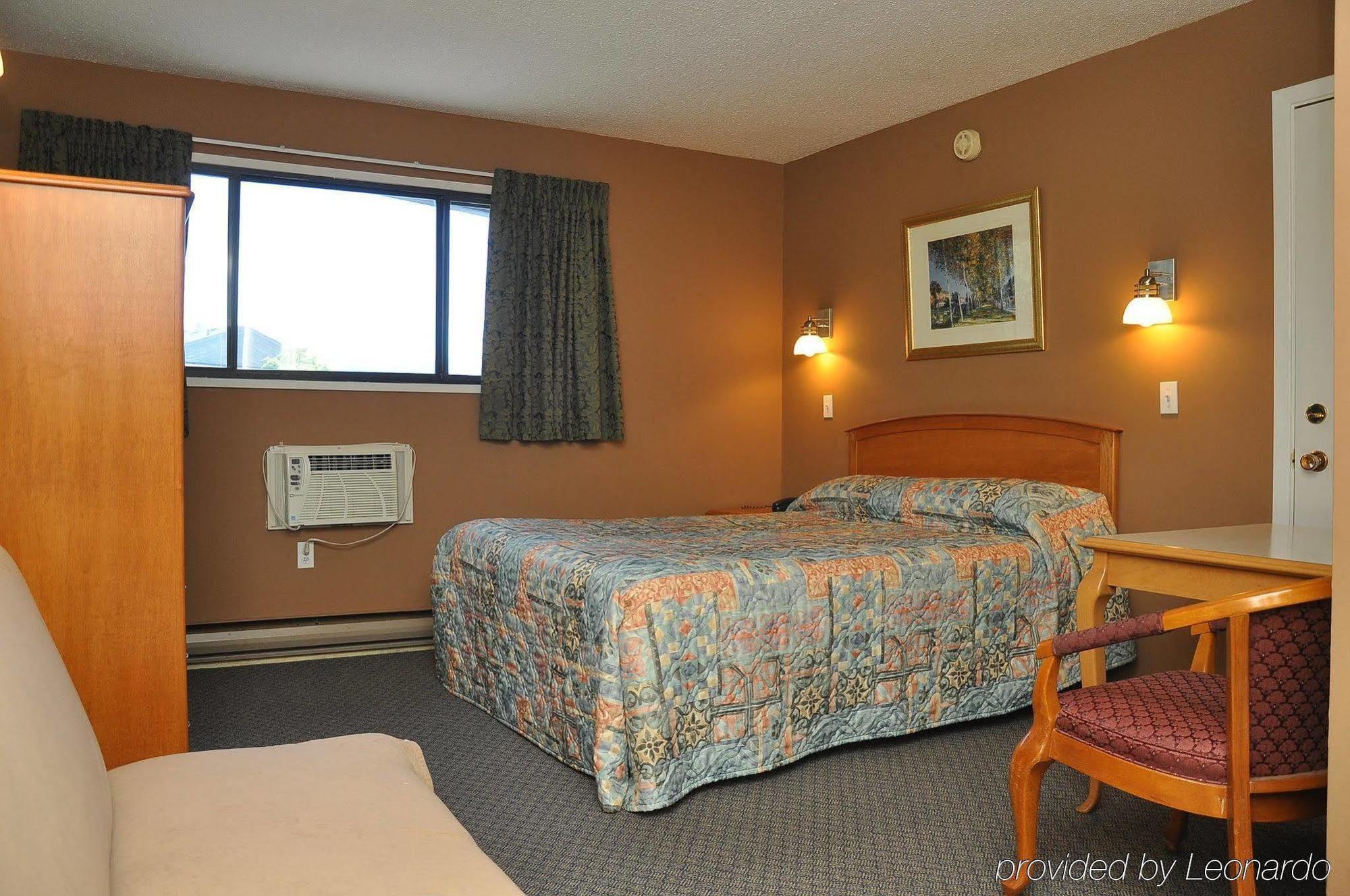 Canadas Best Value Inn Kelowna Bilik gambar
